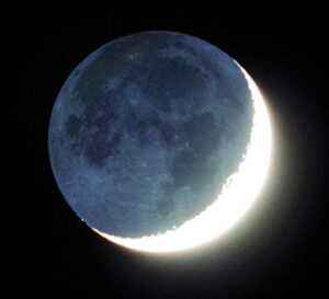 earthshine on the moon